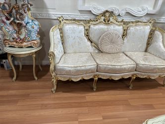 BEAUTIFUL Sofa & Side Tables