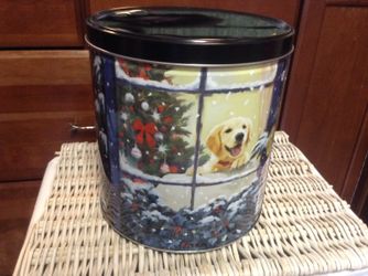 Dog / Labrador storage tin Christmas Winter Snow scene