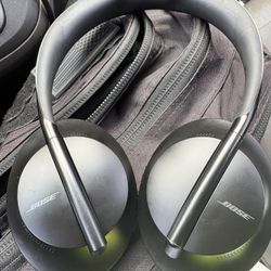 Bose Head Phones NC 700 Hp