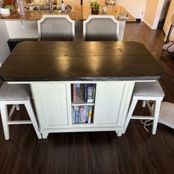 Expandable Wood Table