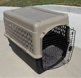 Plastic Dog Kennel