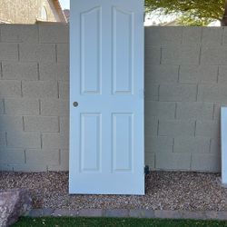 Interior Doors (hinges and some knobs included) 
