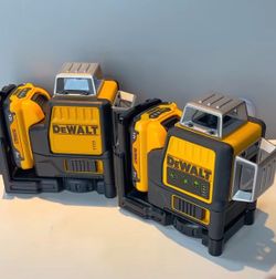 DEWALT 360° Laser Level w/ Battery & Charger – Brand New 🔥