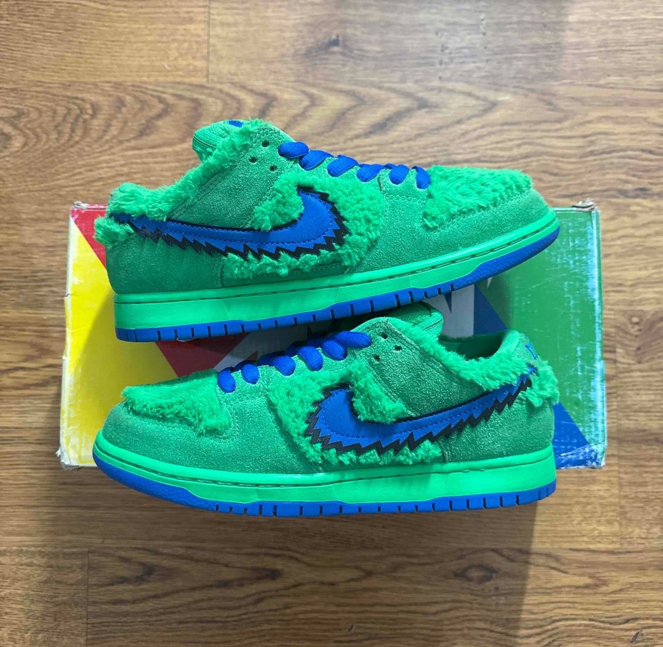 Size 7 - 2020 Grateful Dead x Nike Dunk SB Low “Green Bear”