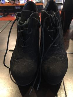 FOREVER 21 BLACK WEDGE SHOES