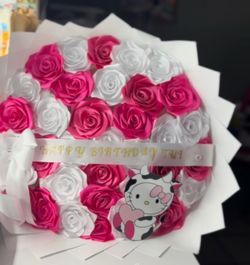 Hello Kitty Satin Rose Bouquet Pink White