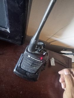 Motorola Model RDU 4100 Walkie-Talkie