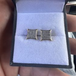 10kt Diamond EarRings 