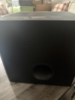  Yamaha NS-SW050 powered subwoofer.