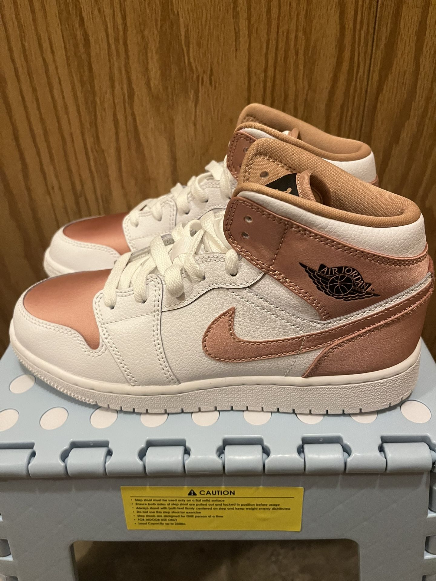 WHITE ROSE GOLD AIR JORDAN 1 MIDS