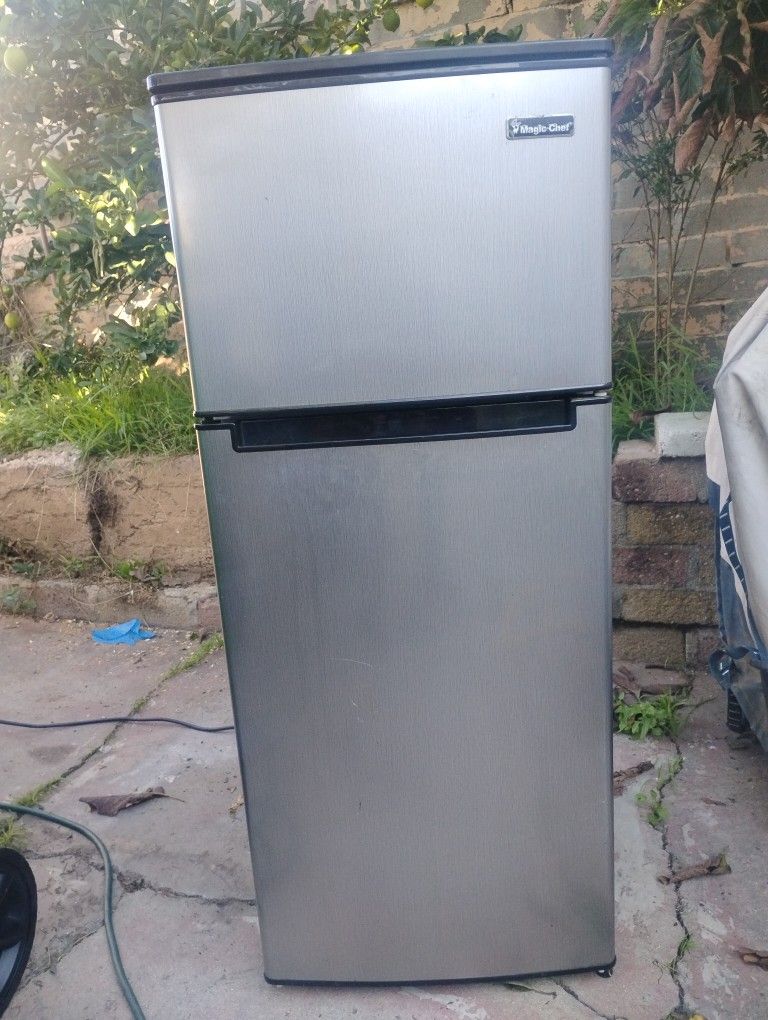 Magic Chef Fridg