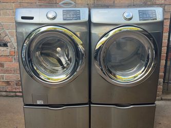 Washer and gas dryer lavadora y secadora de gas