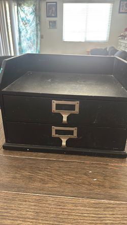 Lil cabinet