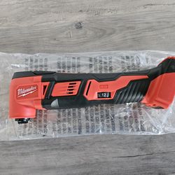 Milwaukee Multi Tool Oscillating M18