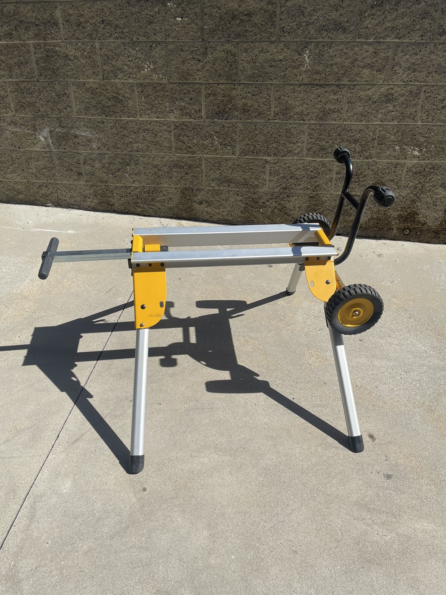 DEWALT Table Saw Stand, Rolling Stand, Collapsible and Portable, Lightweight and Compact (DW7440RS)