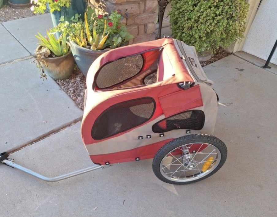 dog trailer