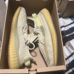 Yeezy Boost 350 V2