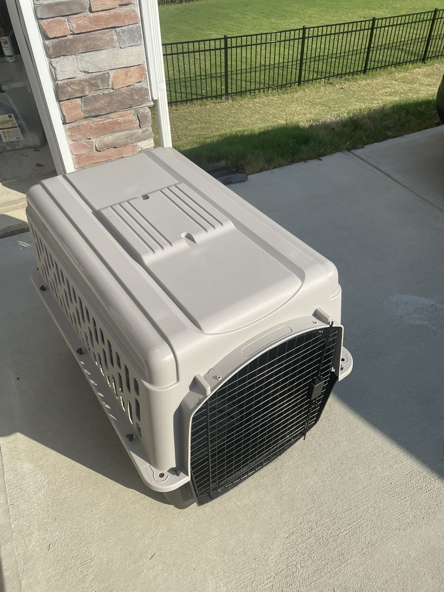 Large Dog Crate/Kennel