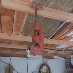 LARGE PIPE CUTTER FOR SALE