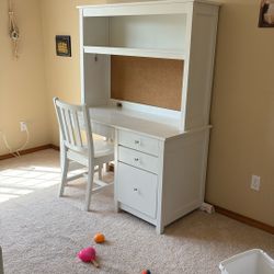 Land Of Nod Desk And Chair