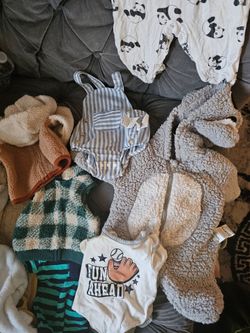Baby clothes 0-3 months