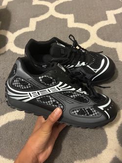 Black Bottega Veneta Orbits Sz 10