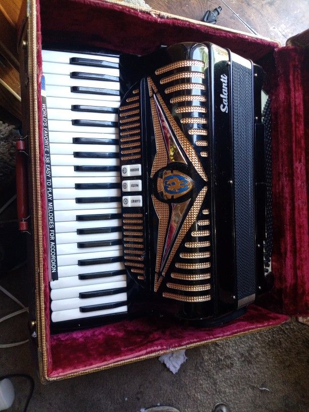 Salanti Accordian