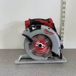 Milwaukee Cordless Brushless Circular Saw 7-1/4”