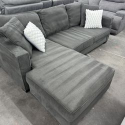 Free Delivery* Like New Small Gray Sectional Sofa with Reversible Chaise! #SofaKingLV