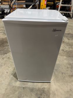 Seasons ENERGY STAR 3.3 Cu. Ft. 18 In. W COMPACT All Fridge Refrigerator, White
