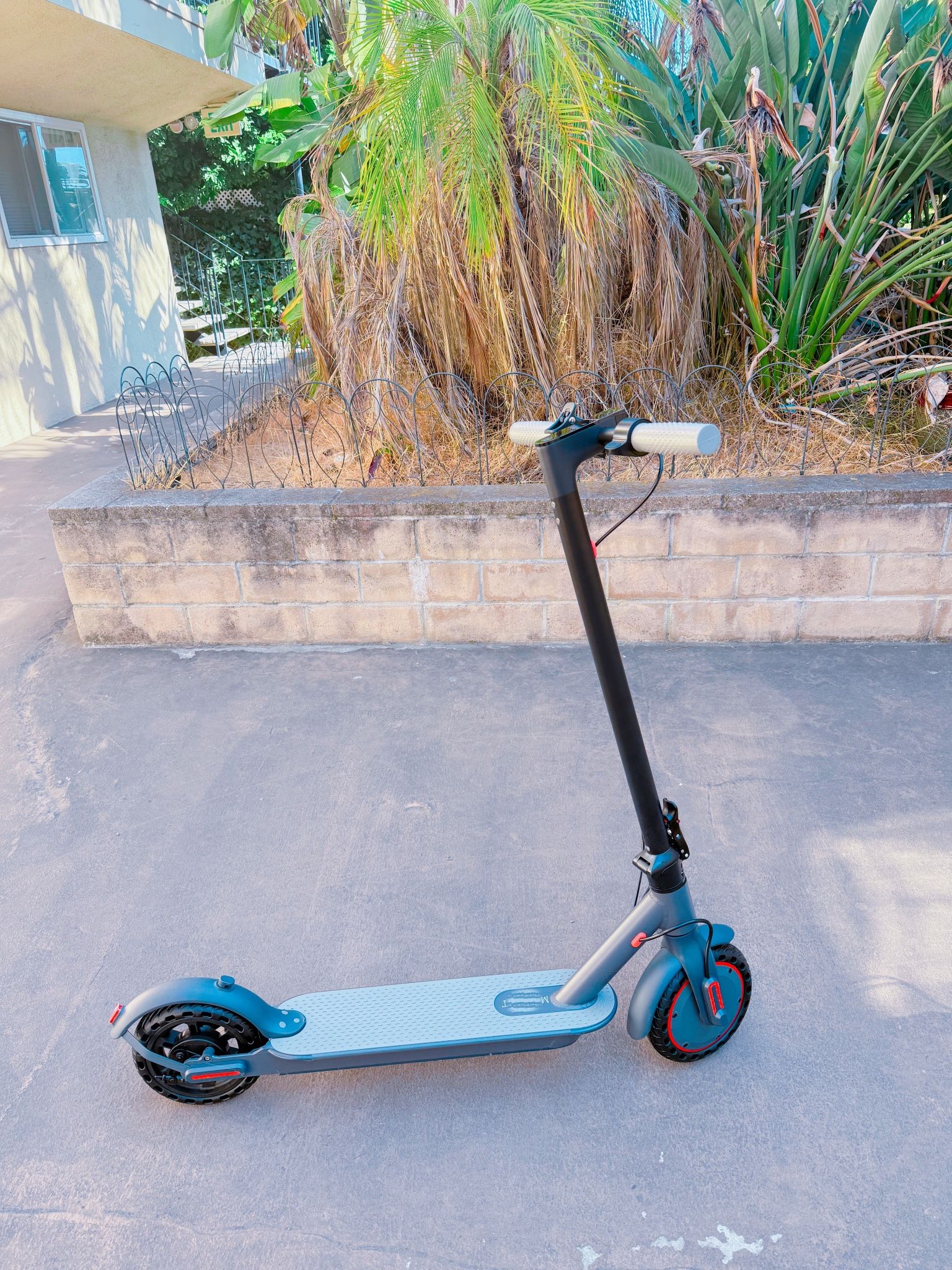 Electric Scooter, 350W/500W, 8.5"/10" Tires, 12/21/28 Miles Range, 16/19/22Mph, Folding E-Scooter with Dual Braking Original price $450 sale for $250 