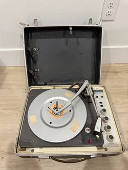 Vtg KLH Model 11 Eleven Portable Suitcase Stereo Record Player Turntable Descrip