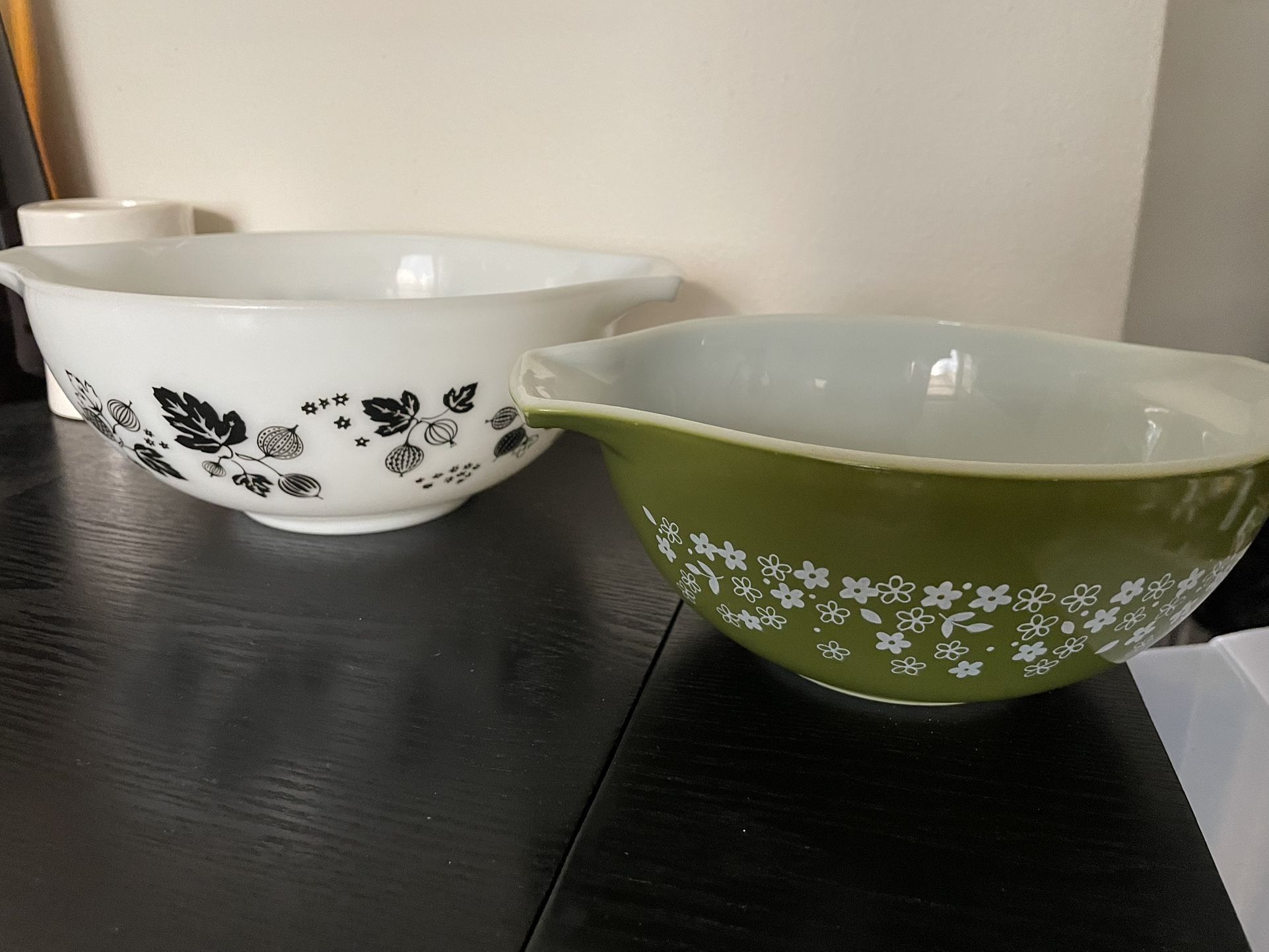 Vintage Pyrex Bowls