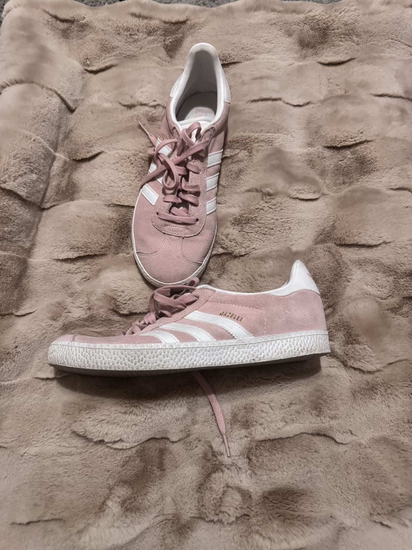 Woman’s Shoes