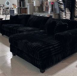 Olivia 🎉 brand new/ modern/luxury 🌼 3 piece  plush couch/ brand new sectional