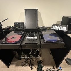Pioneer Professional Dj Turntable Set