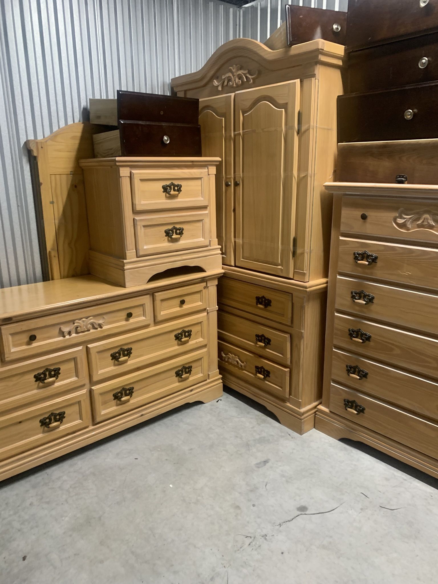 King Size Bedroom Set. Wooden, 