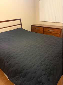 Queen Bed & Dresser