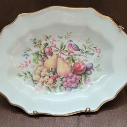AVON 1976 Oval Dish Made by Enoch Wedgewood (Turnstall) England 22K Trim


