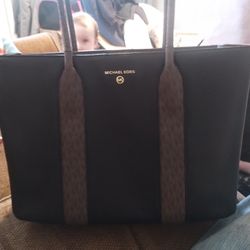 Michael Kors Bag With Tag. 