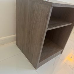 Night Stand With Lamp 