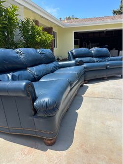 Free Delivery - Hancock & Moore Austen leather couch and loveseat set