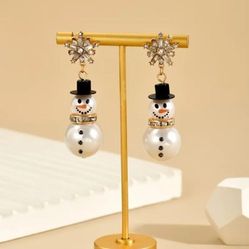 "The Duchess Winter Pearls: Snowman Edition ❄️"