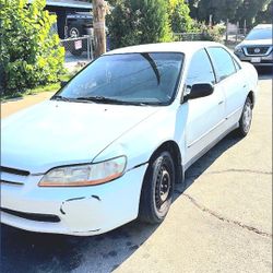 1999 HONDA ACCORD (gas Saver)