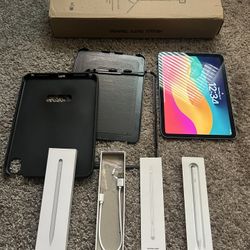 iPad (10th Generation) BUNDLE