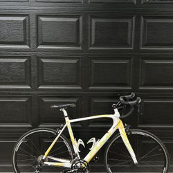 Fuji Supreme 2.0 Full Carbon Road Bike 