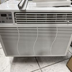 GE - 14000 wall/window Mount Air Conditioner(700 Sq Ft)