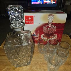 Bormioli Rocco Dedalo Glass 7pc Whisky Set - (1 Decanter + 6 Glasses)