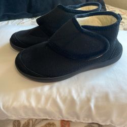 Women's Bootie Slippers Black / Wide Size 10 Adjustable Straps. Indoor/ Outdoor Use. 