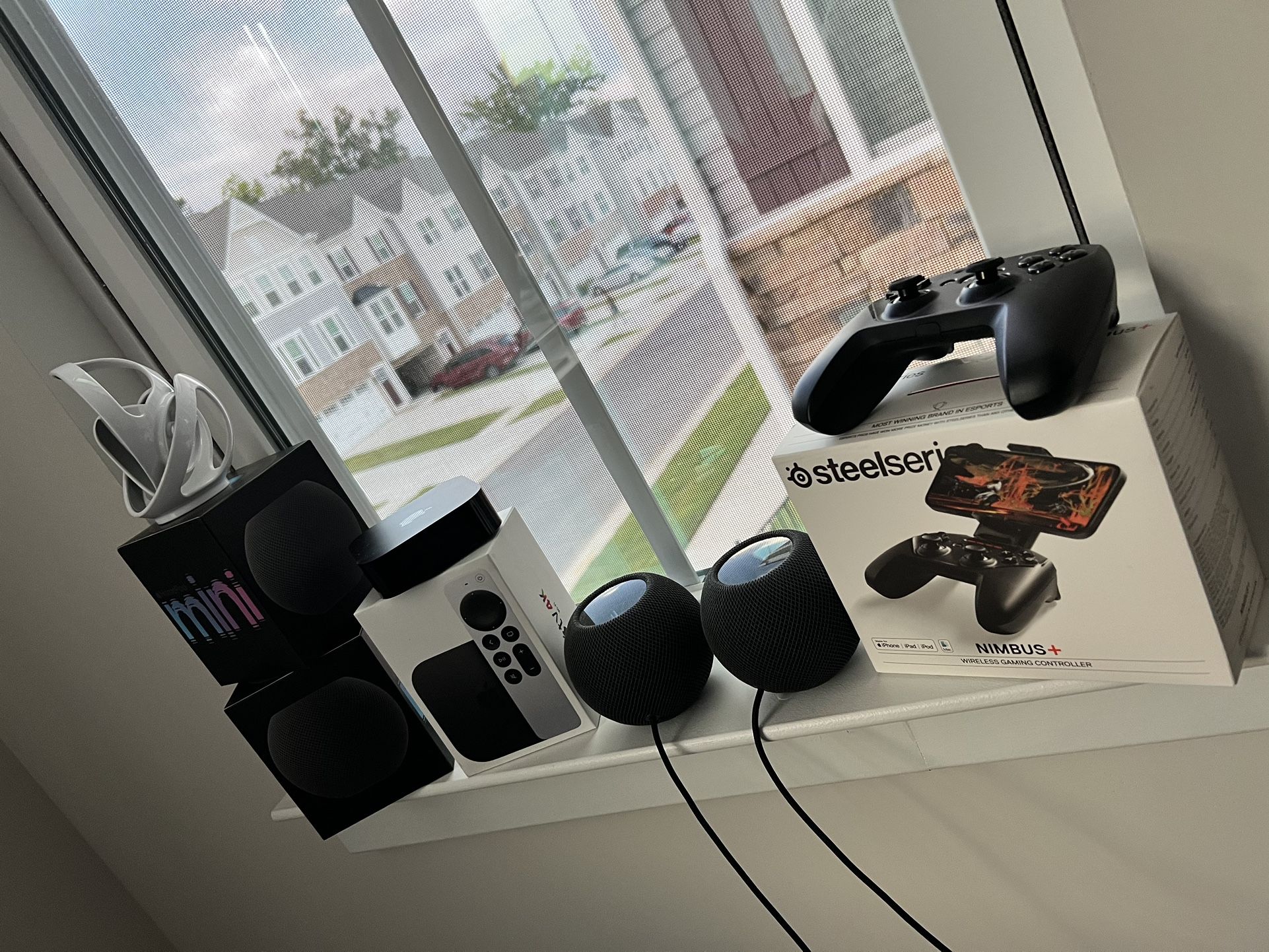 HomePods (2) With Wallmount